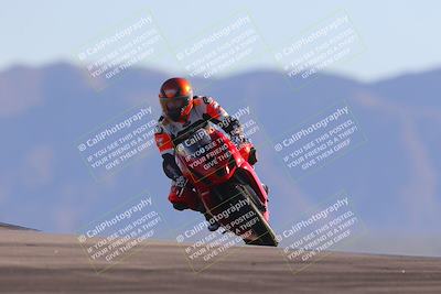 media/Nov-06-2023-Moto Forza (Mon) [[ce023d0744]]/3-Intermediate Group/Session 5 (Turn 9)/